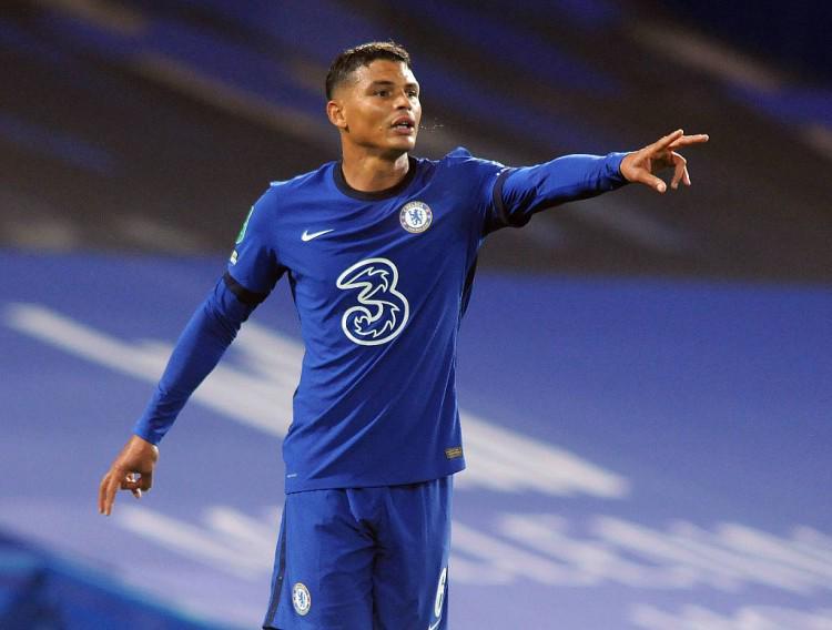 半岛体育官网-再次吃红牌+定位球丢分:这支切尔西问题依旧,他们缺少一个大哥